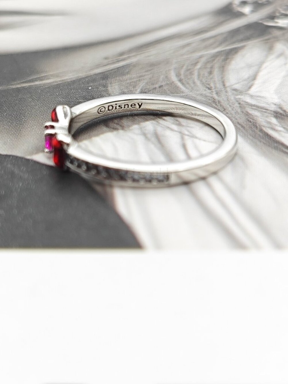 Pandora Snow White Bow Ring - Picture 6 of 7